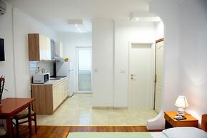 Apartments and Rooms Robi