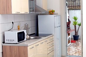 Apartments and Rooms Robi