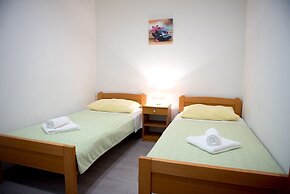 Apartments and Rooms Robi