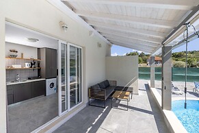 House Baras Garden