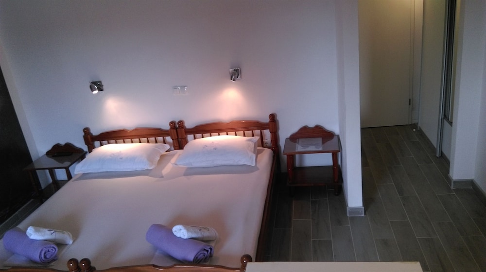 Apartments and Room Rest