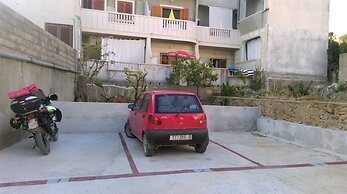 Apartments and Room Rest