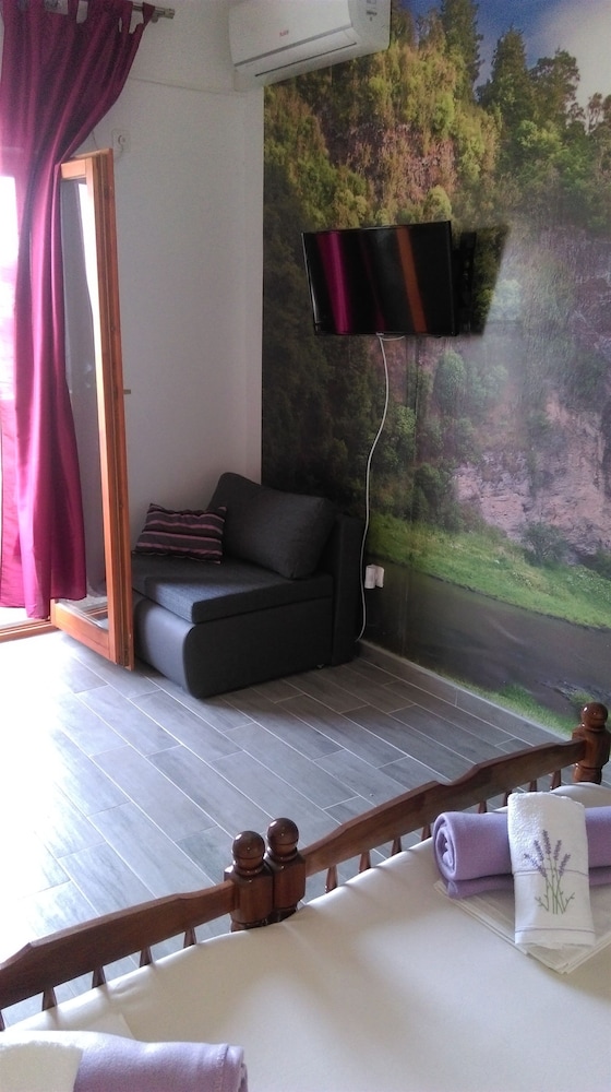 Apartments and Room Rest