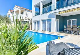 Apartments Sunny by the Sea