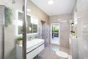 House Luxury Villa With Pool