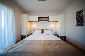 Apartments Tomo