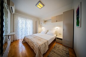 Apartments Tomo