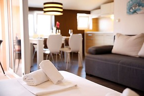 Apartments and Rooms Plaza