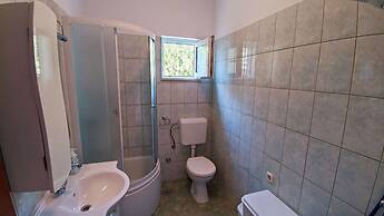 Apartment Leana