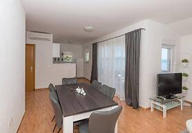 Apartments Ivi