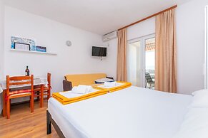 Apartments Ivo