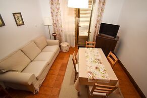 Apartments and Rooms Frane