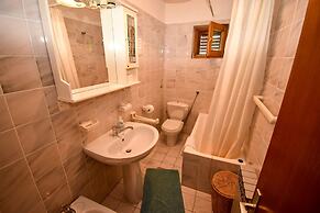 Apartments and Rooms Frane