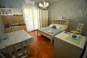 Apartments and Rooms Frane