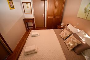 Apartments and Rooms Frane