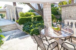 House Villa Oaza