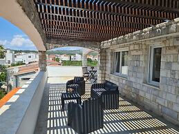 House Villa Oaza