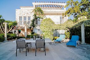 House Villa Oaza