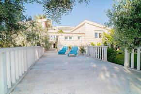 House Villa Oaza