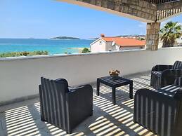 House Villa Oaza
