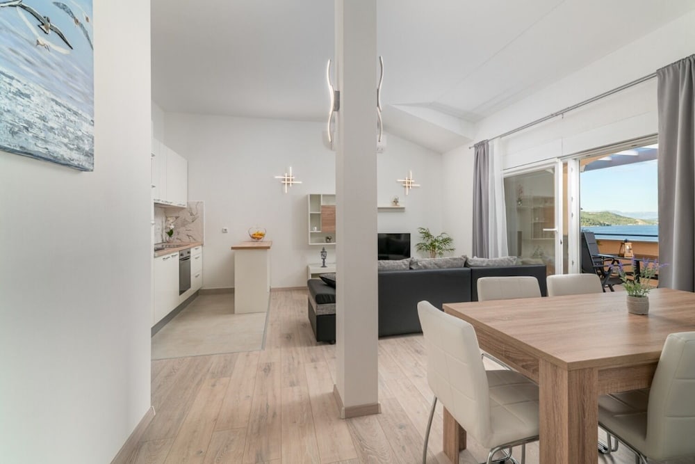 Apartments Lux 3
