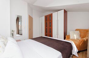Apartments Ani
