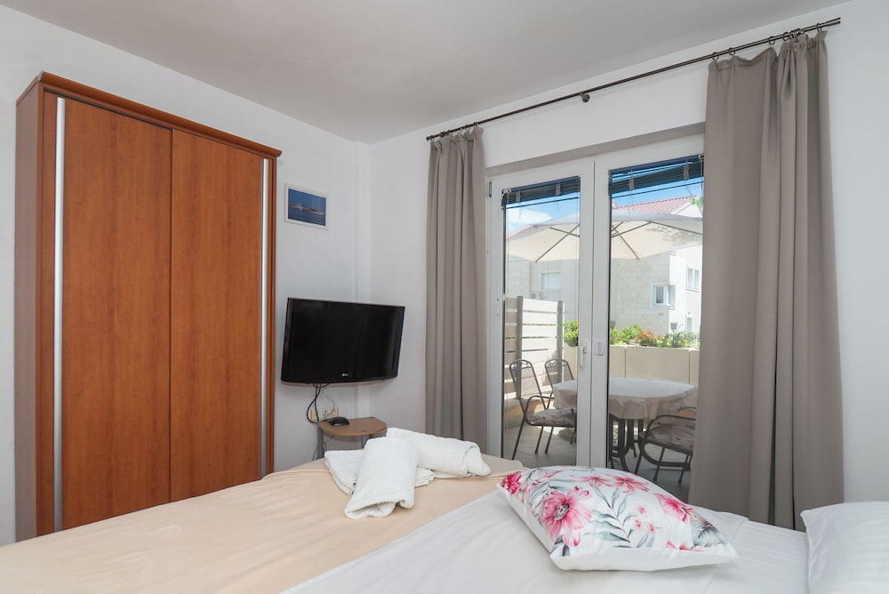 Apartments Jak