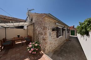 House Cirrus