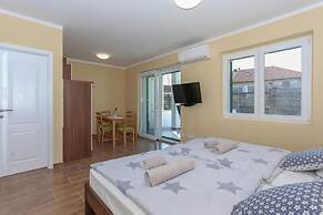 Apartments Slavko With Terrace
