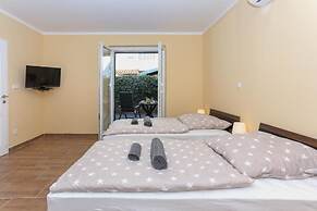 Apartments Slavko With Terrace