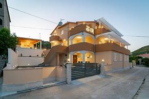 Apartments Lux 1