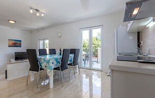 Apartments Dalis