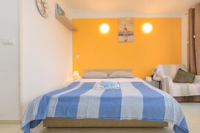 Apartment Orange
