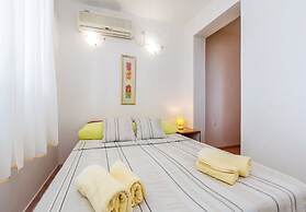 Apartments Ivni