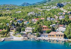 Apartments Ivni