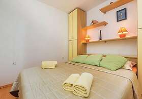 Apartments Ivni