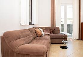 Apartment Mira