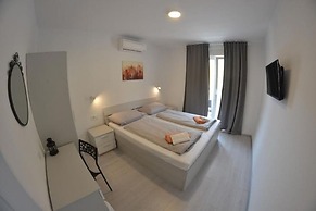 Apartments and Room Mario