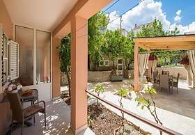 Apartment Dora
