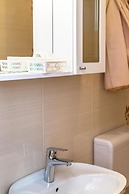Apartments and Rooms Happiness
