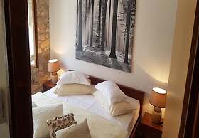 Apartments and Room Perstel
