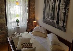 Apartments and Room Perstel