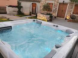 Apartments and Room Perstel