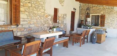 Apartments and Room Perstel