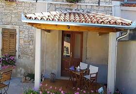 Apartments and Room Perstel
