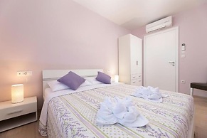 Apartments Marina