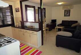 House Tia