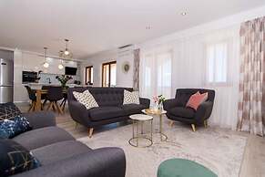 Apartment Tom