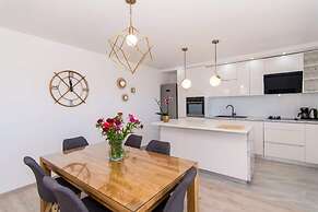 Apartment Tom