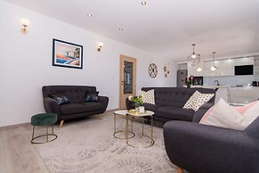 Apartment Tom